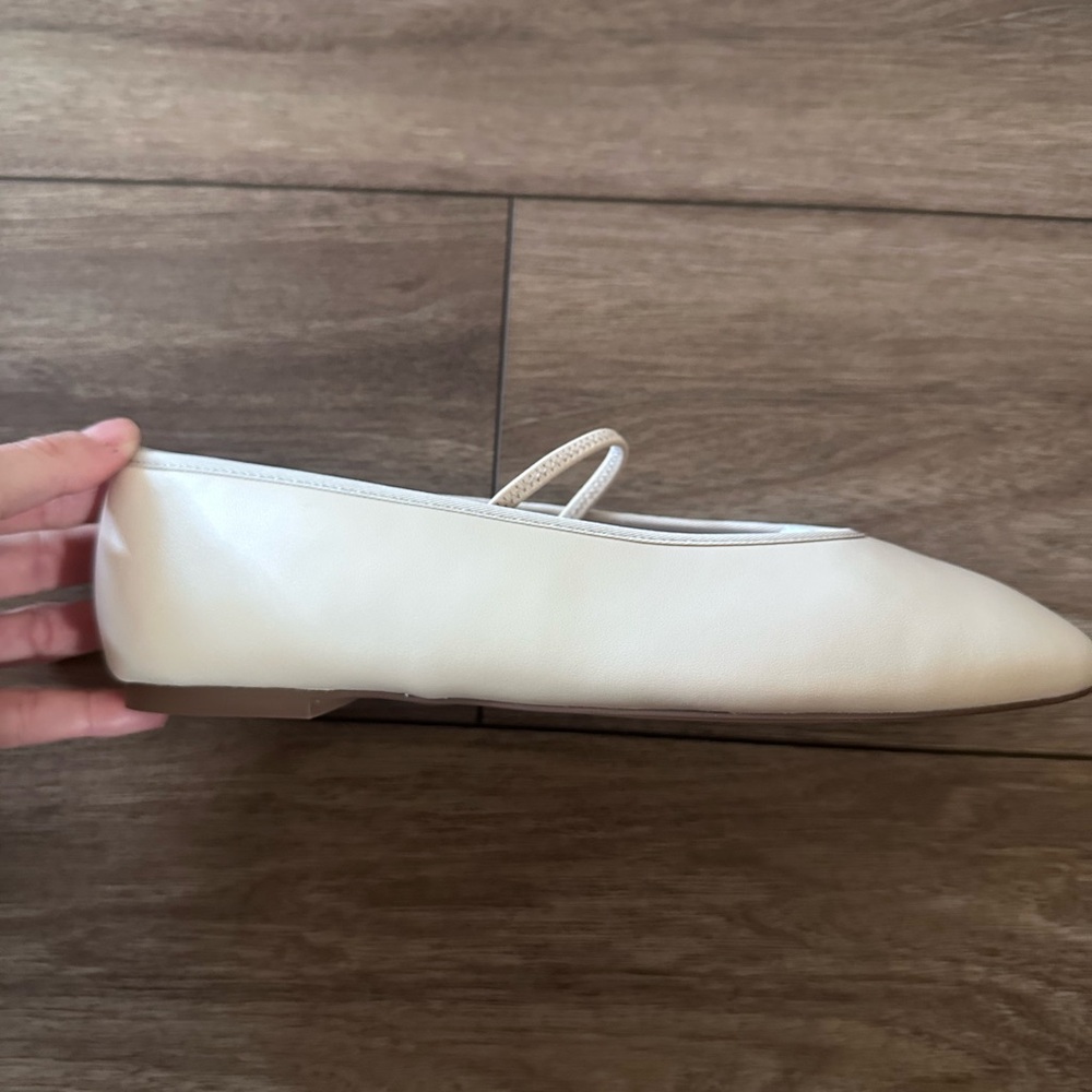 Elegant Cream Women's Flats